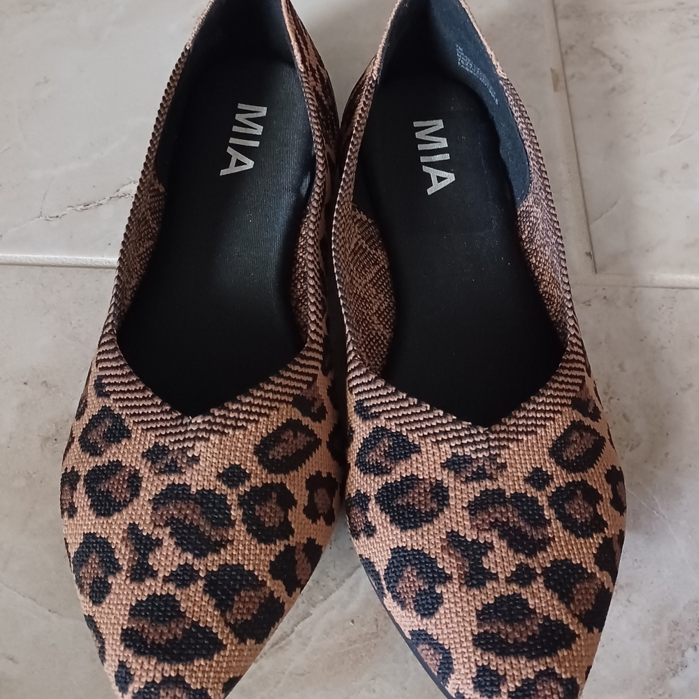 MIA Women's Brown Leopard Flats